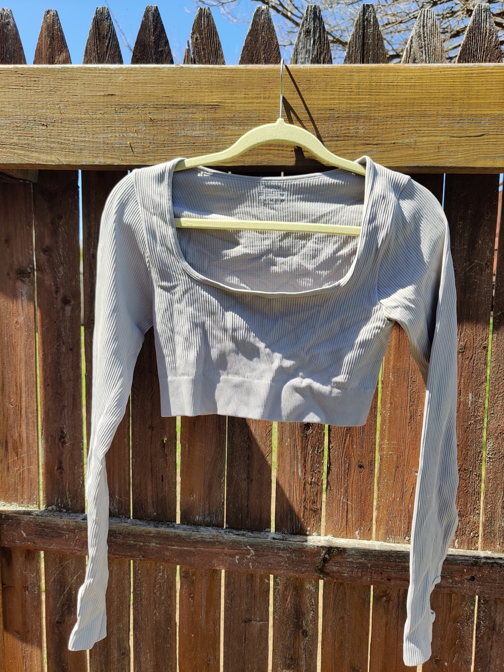 Women's Long Sleeve Activewear Ribbed Cropped Top - Light Gray